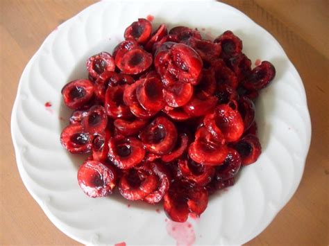 Falls ihr mal lachen wollt, könnt ihr gerne an den unteren rand scrollen und euch anschauen, wie. Bake a cake! Heute: Kirschkuchen mit Schokoflocken ...