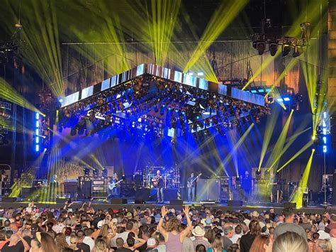 Review Dave Matthews Band In Dallas May 15 2022 Dallas Observer