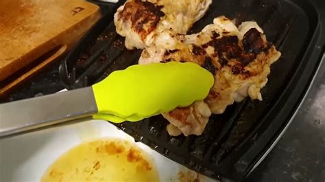 We are giving nandos a run for their money with these juicy and full of flavour peri peri chicken thighs. George Foreman Chicken Thighs - YouTube