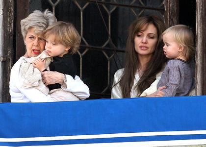Jolie's figure has been shrinking in the midst of her divorce with brad pitt. reixun: brad pitt and angelina jolie twins have down syndrome