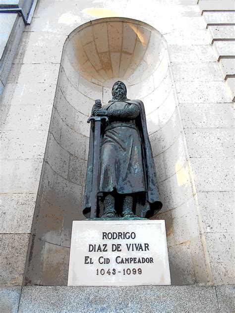 Estatua De Rodrigo Diaz De Vivar Ek Cid Campeador Palacio De