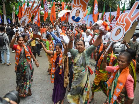 maharashtra assembly vidhan sabha election results 2019 photos भाजपा शिवसेना अपनी जीत का