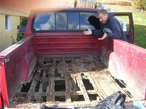 Metal poles or wooden beams connect the bottom bed (called the bottom bunk) to the top bed (called the top bunk). 1980 F100 stepside restoration - Ford Truck Enthusiasts Forums