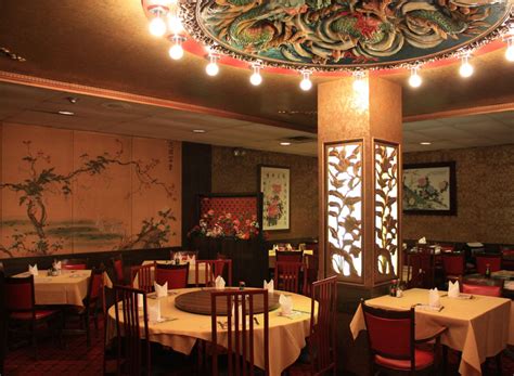 Instead of the usual american chinese menu, go 4 food offers what's best described as cantonese fusion cuisine. Best Asian Restaurants In The Loop Chicago June 28, 2019