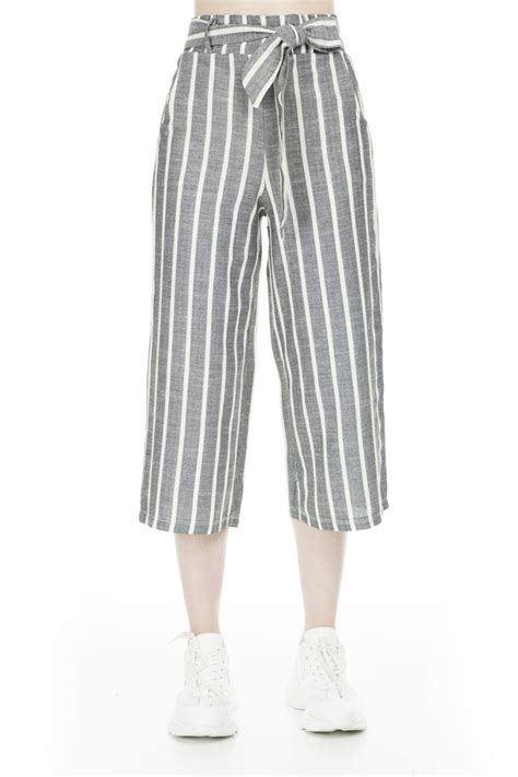 Women Striped Bermuda Pants In 2020 Bermuda Pants Striped Pants