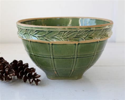 Vintage 1930s Green Pottery Bowl Green Glazed Yellow Ware Etsy