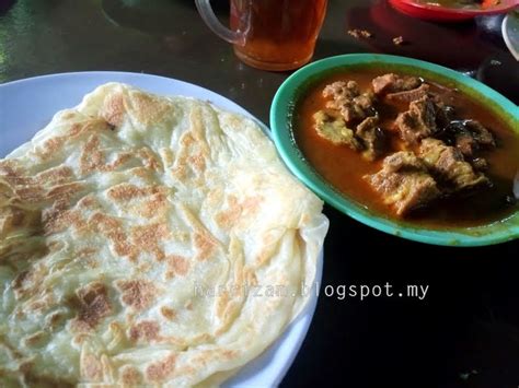 Roti cane (canai) served with goat meat and potato curry, in an aceh restaurant. myretina 2.0: Melaka - Hari 1 : Singgah Di Roti Canai D'Bukit