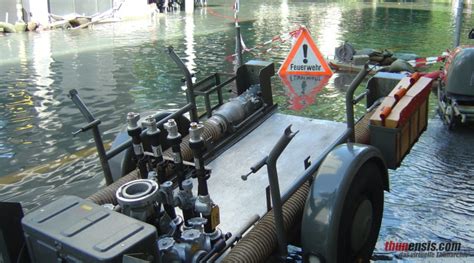 Hochwasser n (genitive hochwassers, plural hochwasser). Hochwasser Thun 2005 - thunensis - Thun historisch
