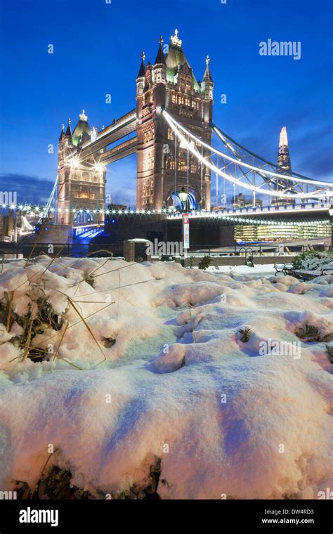 Tower Bridge In London Lit Hi Res Stock Photography And Images Alamy