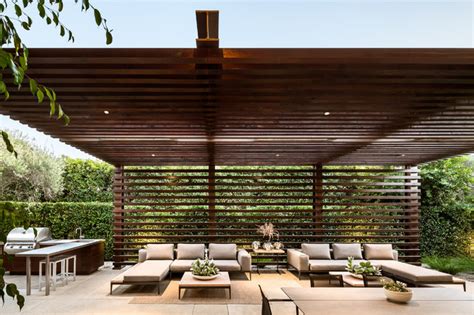 9 Shade Structures And Seating Combos To Inspire Your Patio Setup