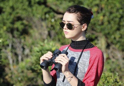 Maisie Williams Stop Going To Dolphin Shows Maisie Williams Best
