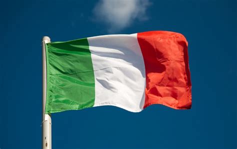 What does wash with like colors mean? Italian Flag - What the Colors mean