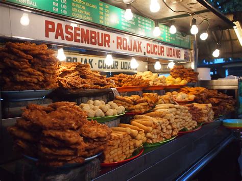 They offer a wide array of southeast asian menu, including malaysia, vietnam, thailand and indonesia cuisine. Penang 2014 - Street and Food Market at Gurney Drive ...