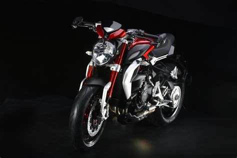 2015 MV Agusta Brutale Dragster 800 RR The 140 HP Naked Beauty