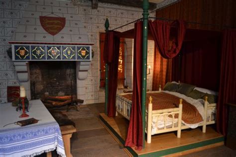 Besides good quality brands, you'll also find plenty of discounts when you shop for medieval bedroom during big sales. 35 Stunning Medieval Furniture Ideas for Your Bedroom