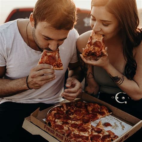 couples who eat pizza together stay together right 🍕 wedding photography california