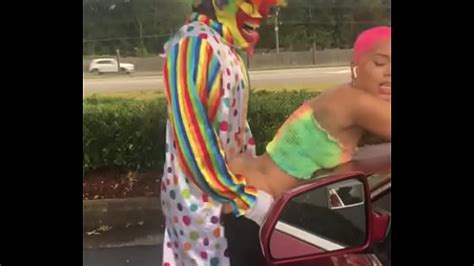 Gibby The Clown Fucks Jasamine Banks Outside In Broad Daylight Xxx