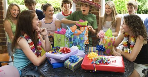 ¡aprende riendo y jugando con tus dibujos animados preferidos. Juegos para fiestas de chicos de 13 años (con imágenes ...