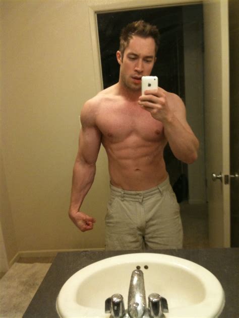 Sexy Muscle Man: Narcissism Part 1 - Hot Guys with iPhone
