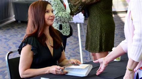 Ashley Judd Visited Cincinnati Yesterday For The Ywcas Annual Luncheon Photo 24