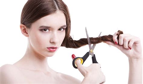 Ich zeige euch, wie ich meine langen stufen alleine zu hause schneide. Haare selber schneiden: So klappt der Haarschnitt ...