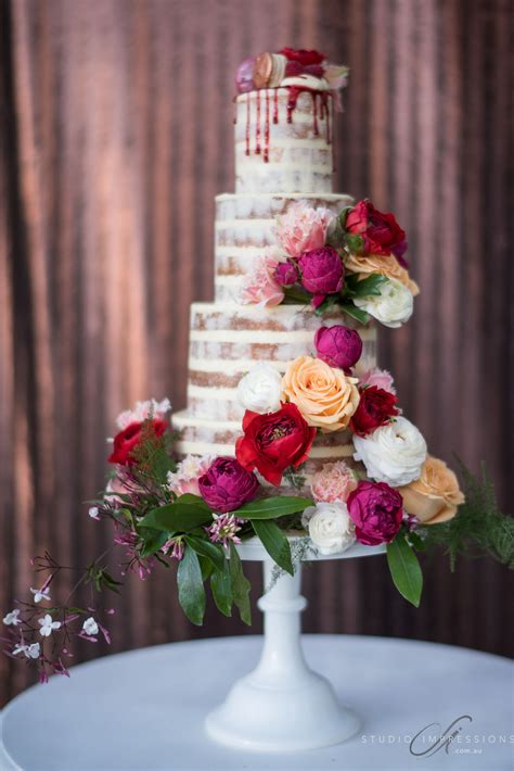 Buttercream wedding cakes are one of the most popular options for many couples. Wedding Cake Flowers - Mondo Floral Designs