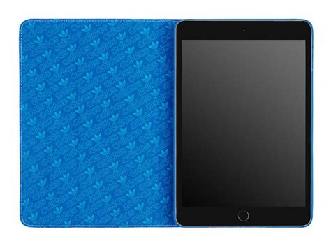 Yes, it has an apple a8 chipset instead of a8x, but the difference is graphics power is counterbalanced by the portability. adidas Originals Stand Case | iPad Mini 4 hoesje
