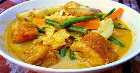 Jika sayuran sudah matang dan bumbu meresap, masukkan santan kara. Resep Sayur Santan Labu Kuning : Okezone Lifestyle
