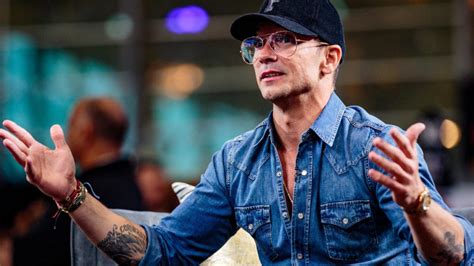 Scroll on to read the message she posted on their 18th wedding anniversary. Hillsong Pastor, Carl Lentz Says 'I Can't Help You With ...