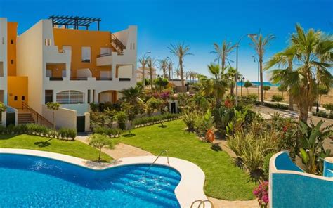 Apartamento 3piso de diseño, con terraza a pie de salón y vistas impresionantes a la bahía de las negras. Apartamentos Paraíso Playa - Almería - Hasta -70% | Voyage Privé