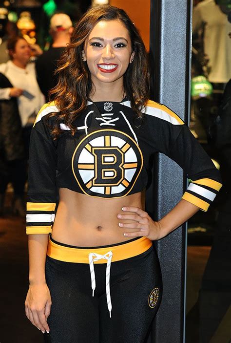 Bruins Ice Girls The Boston Bruins Ice Girls Pose With A Chicago