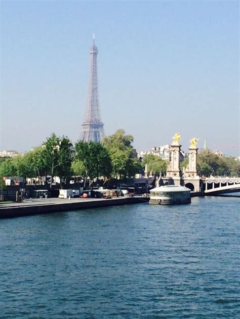 4月のセーヌ川とエッフェル塔 Paris Skyline Travel Viajes Destinations Traveling