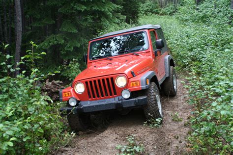 On The Fence 20 Reasons Why You Should Purchase A Lifted Jeep Wrangler