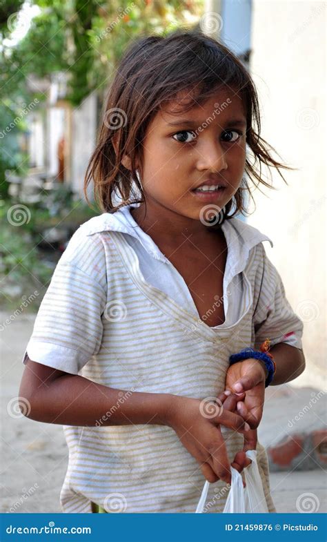 Pauvre Fille Indienne Photo Stock Image Du Mauvais Femelle 21459876