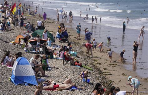 Uk Heatwave Hottest Day Of Year Due Today As Nhs Issues Health