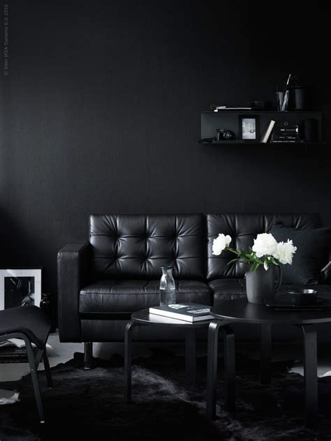 Black beauty | Chambre noire, Design d'intérieur noir, Deco