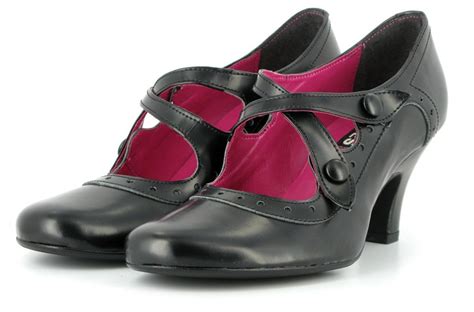 It gets more and more difficult as a ton of great new companies enter this exploding market. Josie: So cute!!!!!!!!!! | Vegetarian shoes, Black shoes ...