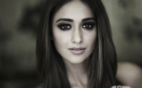 Download Wallpapers Ileana Dcruz 4k Indian Actress Makeup Model Portrait Beautiful Female