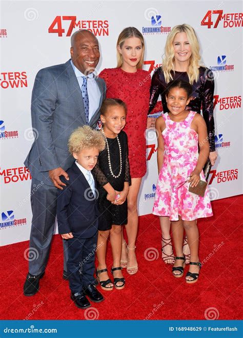 Byron Allen And Jennifer Lucas And Claire Holt And Olivia Allen And Chloe Allen