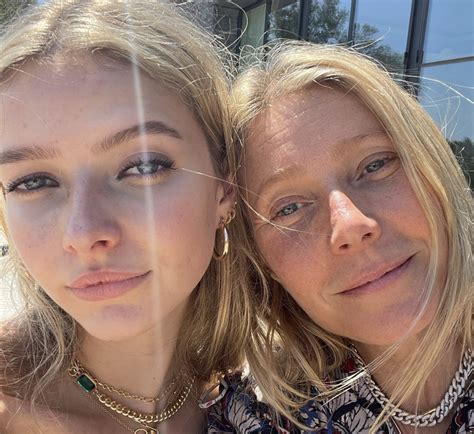 Gwyneth Paltrows Daughter Apple Borrowed Her Controversial Oscars Naked Dress