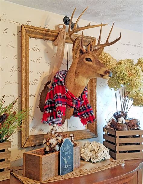 I'm too much of an animal lover to want anything resembling a head on the wall. Lucketts Holiday Open House - Remodelando la Casa