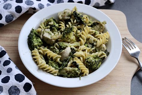 Pasta pesto met spinazie kip en broccoli