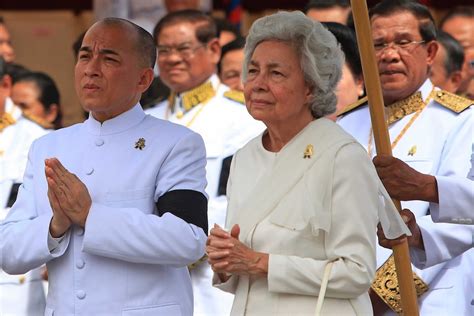Thousands Pay Their Final Respects To Revered Cambodian King Norodom Sihanouk Abc News