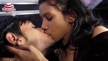 Indian Hot Girl Kissing XVIDEOS COM