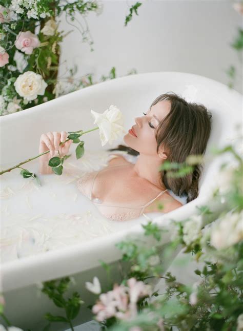 Soft Bridal Boudoir With A Milk Bath The White Wren