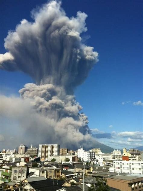 Nahrávejte, sdílejte a stahujte zdarma. 【画像】 桜島噴火の火山灰で鹿児島市内がサイレントヒル状態 ...