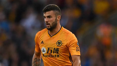 His current girlfriend or wife, his salary and his tattoos. The worst Premier League strikers in 2019 - FootballCoin.io