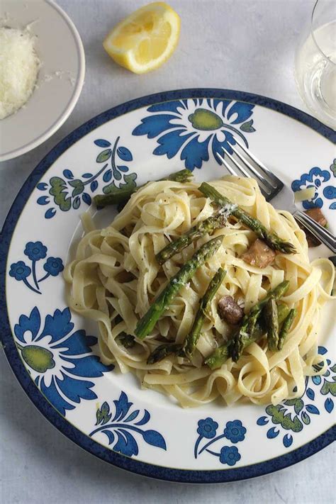 Roasted Asparagus And Mushrooms Tossed With Fettuccine And Cheese For Simple And Flavorful Pasta