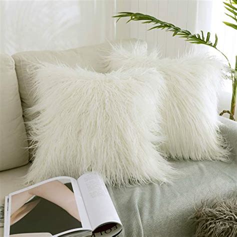 Can't catch up on zzzs? Best Fluffy Pillow For Girls - Best Reviews Point