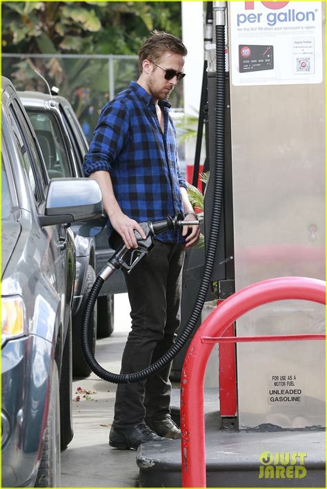 Ryan Gosling Looks Mighty Fine Pumping His Own Gas In La Photo 3079679 Ryan Gosling Photos